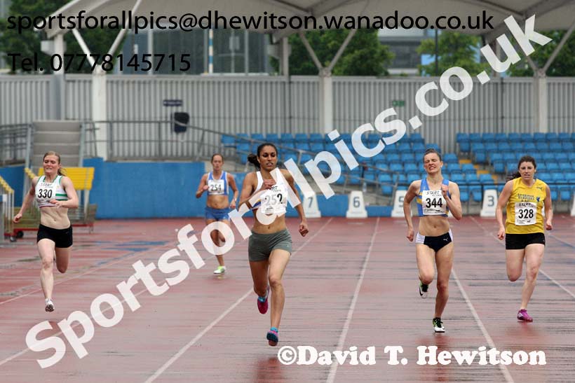 Senior womens 400 metres, Northern Championships, Sport City, Manchester. Photo: David T. Hewitson/Sports for All Pics